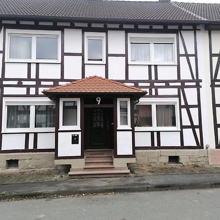 Monteurzimmer Oberlistingen Zweibettzimmer Mit 2 Baedern Breuna Екстериор снимка