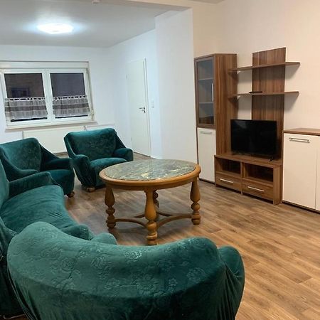 Monteurzimmer Oberlistingen Zweibettzimmer Mit 2 Baedern Breuna Екстериор снимка