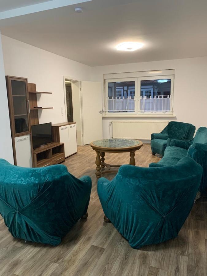 Monteurzimmer Oberlistingen Zweibettzimmer Mit 2 Baedern Breuna Екстериор снимка